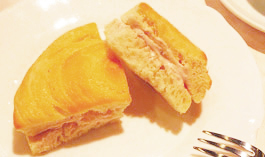 北海道牛乳パン＆苺ジャム＆クリームチーズ完成イメージ